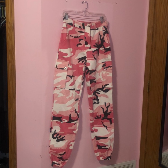 Missguided Cargo Pants - Picture 1 of 6
